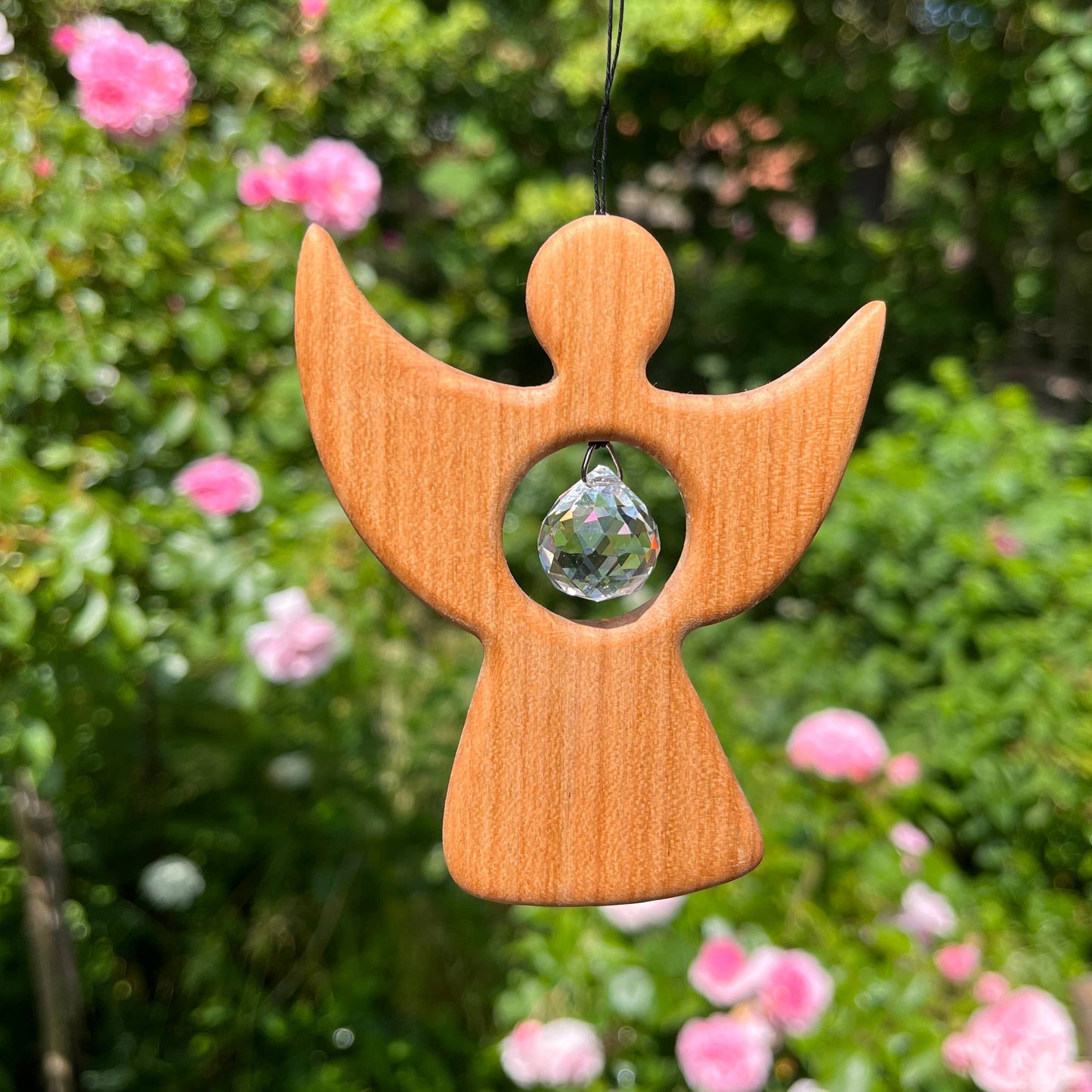 Fensterschmuck - Kleiner Engel mit Regenbogen-Kristall