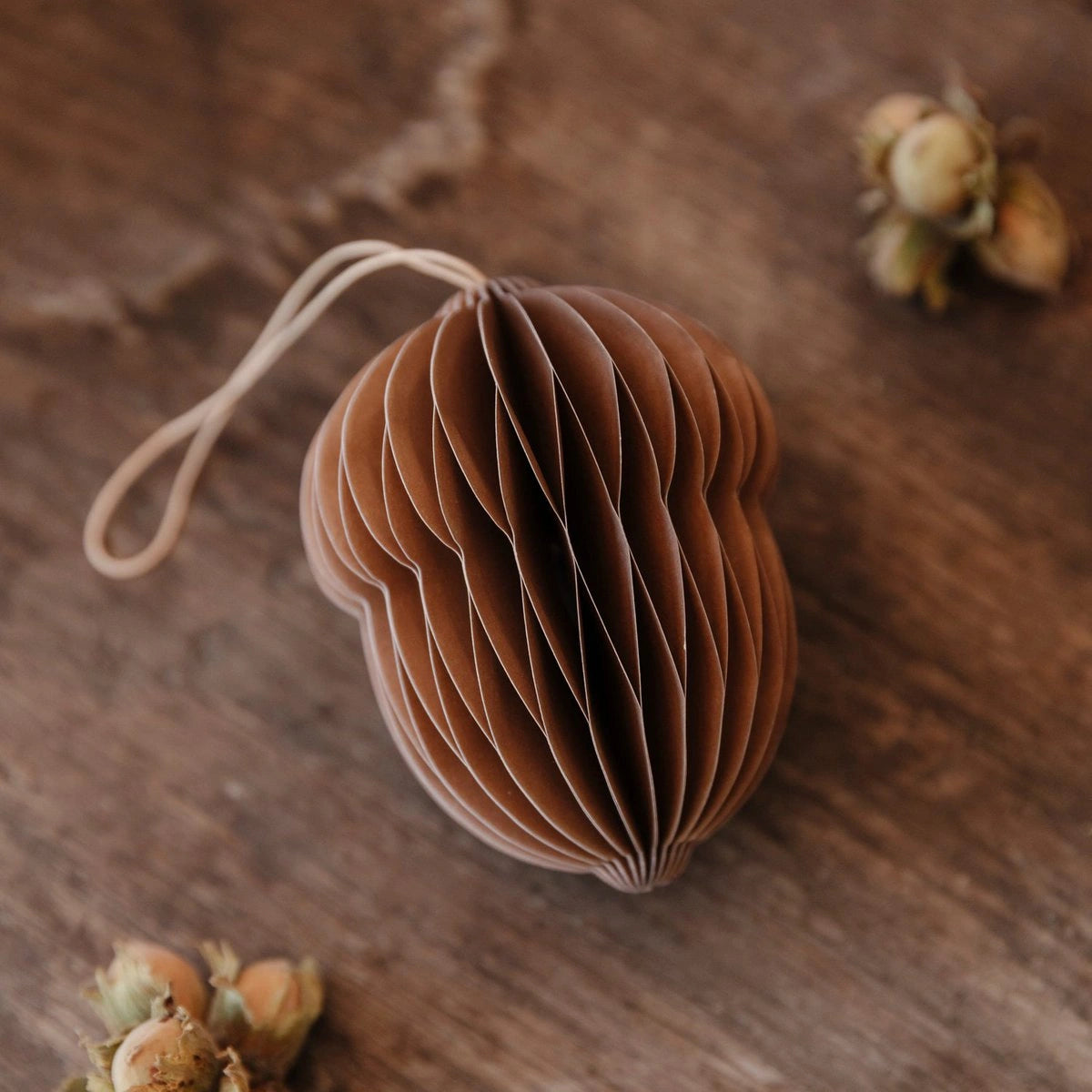 Papieranhänger Eichel - braun - klein