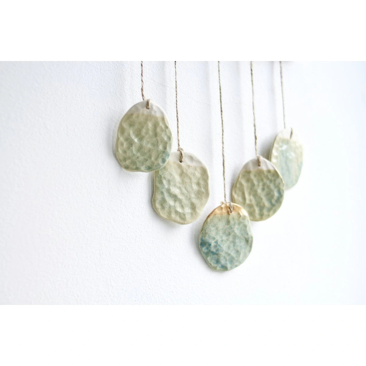 Wandschmuck aus Keramik