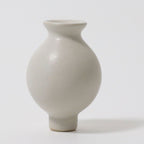 Grimm's Stecker Vase weiß aus Keramik auf dem Festtagsring, Foto