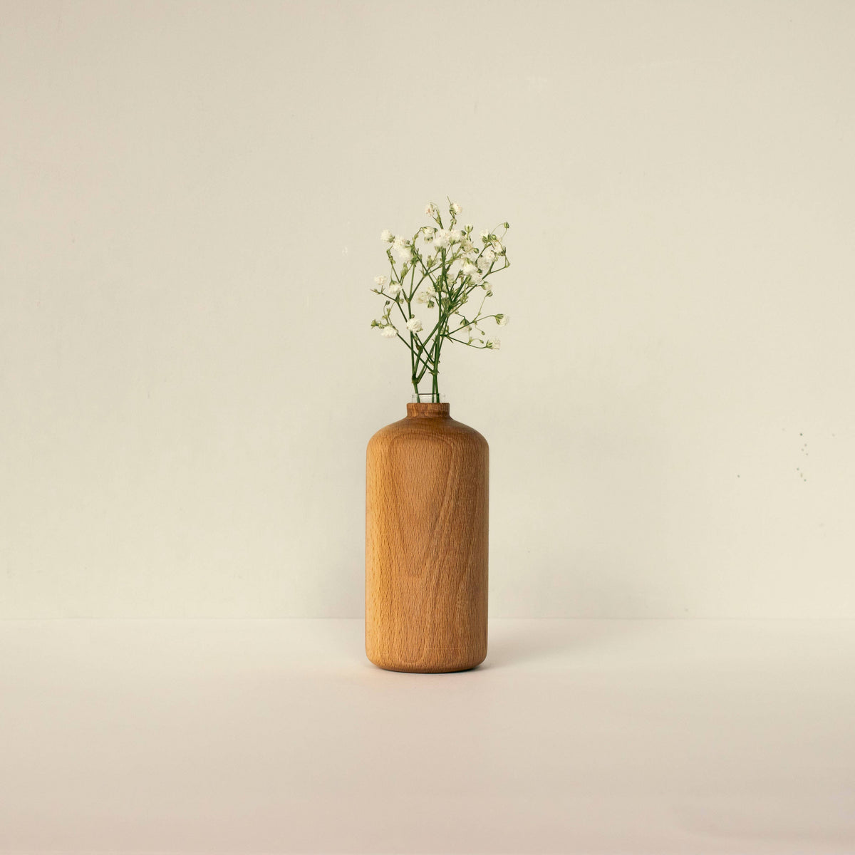 Kleine Blumenvase Nr. 03 aus Holz von Wooden Story