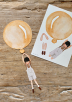 Bastelbogen Mobile Junge mit gelbem Ballon von Tall Hat Tales, Junge hängt am gelben Ballon