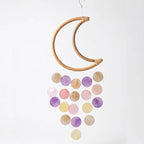 Windspiel Halbmond aus Rattan und Capiz lila/rosa von ByBazz