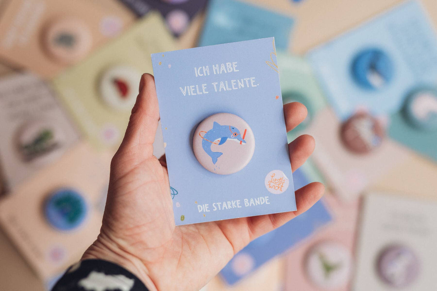 Button - Delfin - Ich habe viele Talente