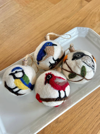 Filzdekoration - Weihnachtskugel Vogel