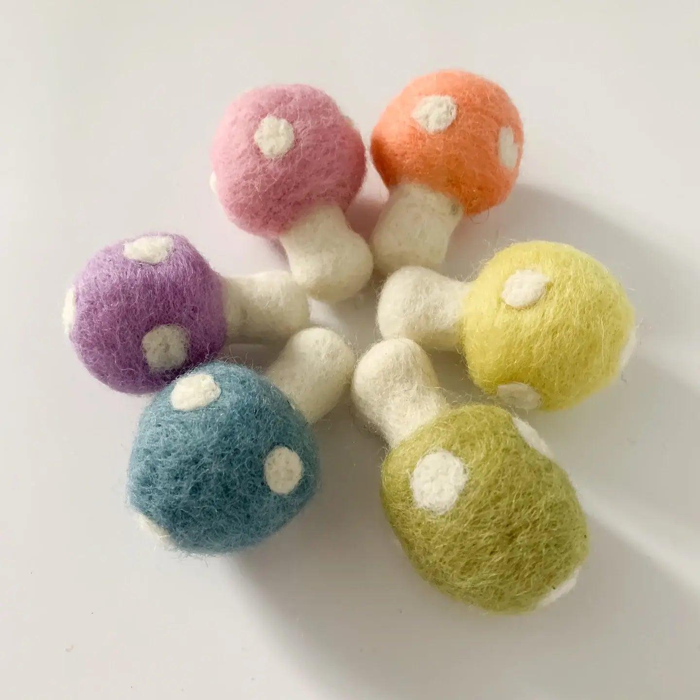 Filzfigurset - Regenbogenpilze - pastell (6 Stück)
