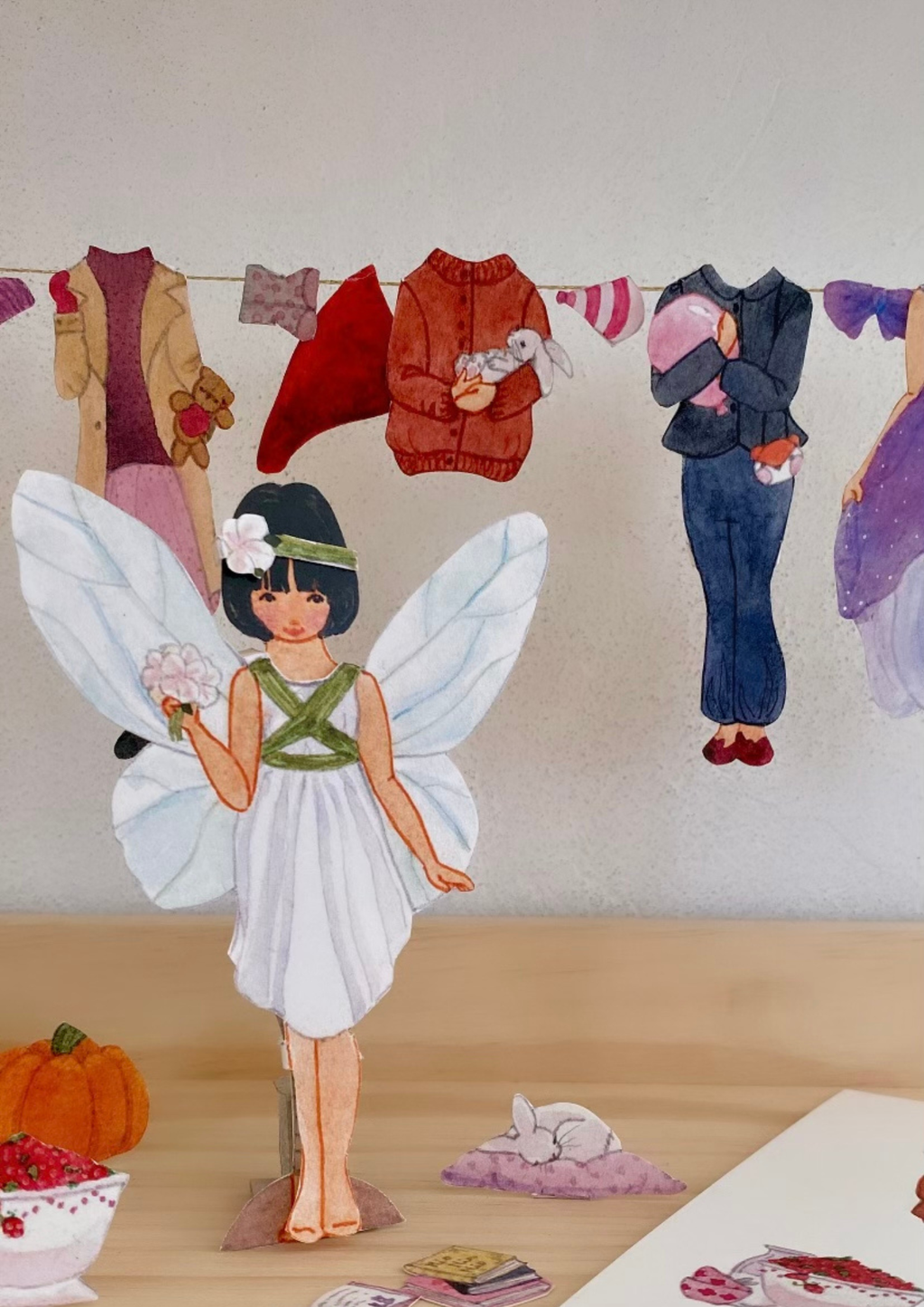 Ankleidepuppe Mona von Tall Hat Tales, Ansicht 2