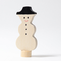 Grimm's Steckfigur Schneemann, der weiße Schneemann trägt einen schwarzen Hut