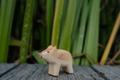 Holzfigur Frischling von HolzWald, gestreift