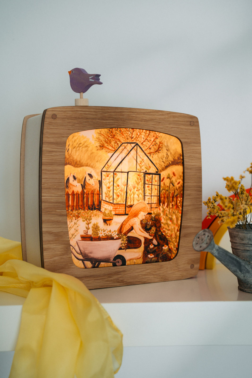 Magische Lampe Eiche aus Holz mit leuchtendem Motiv