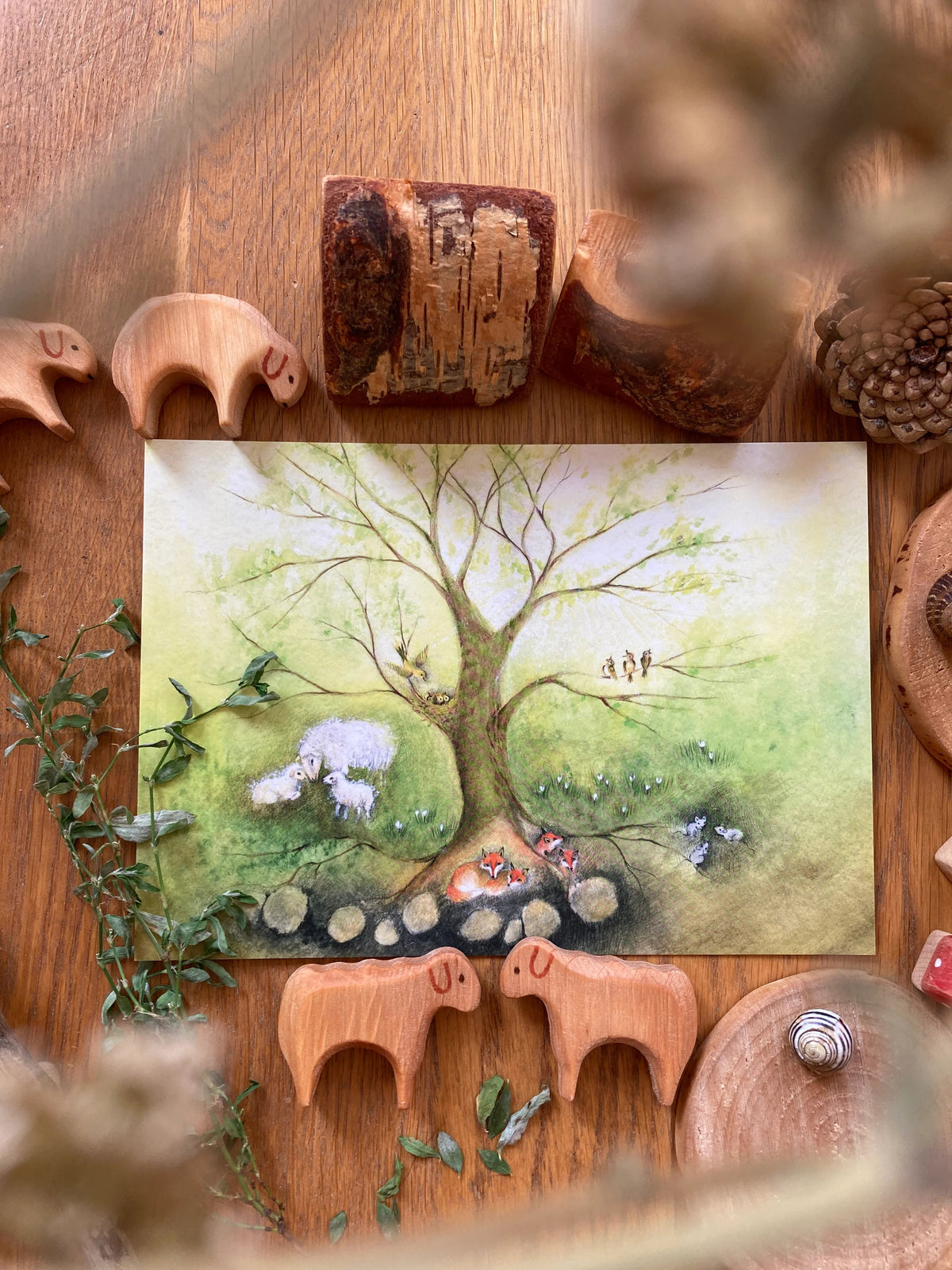 Kunstdruck Frühling aus dem Set Jahreszeiten von Ode Desjardins, Baum mit Schafen und Lämmern, Foto