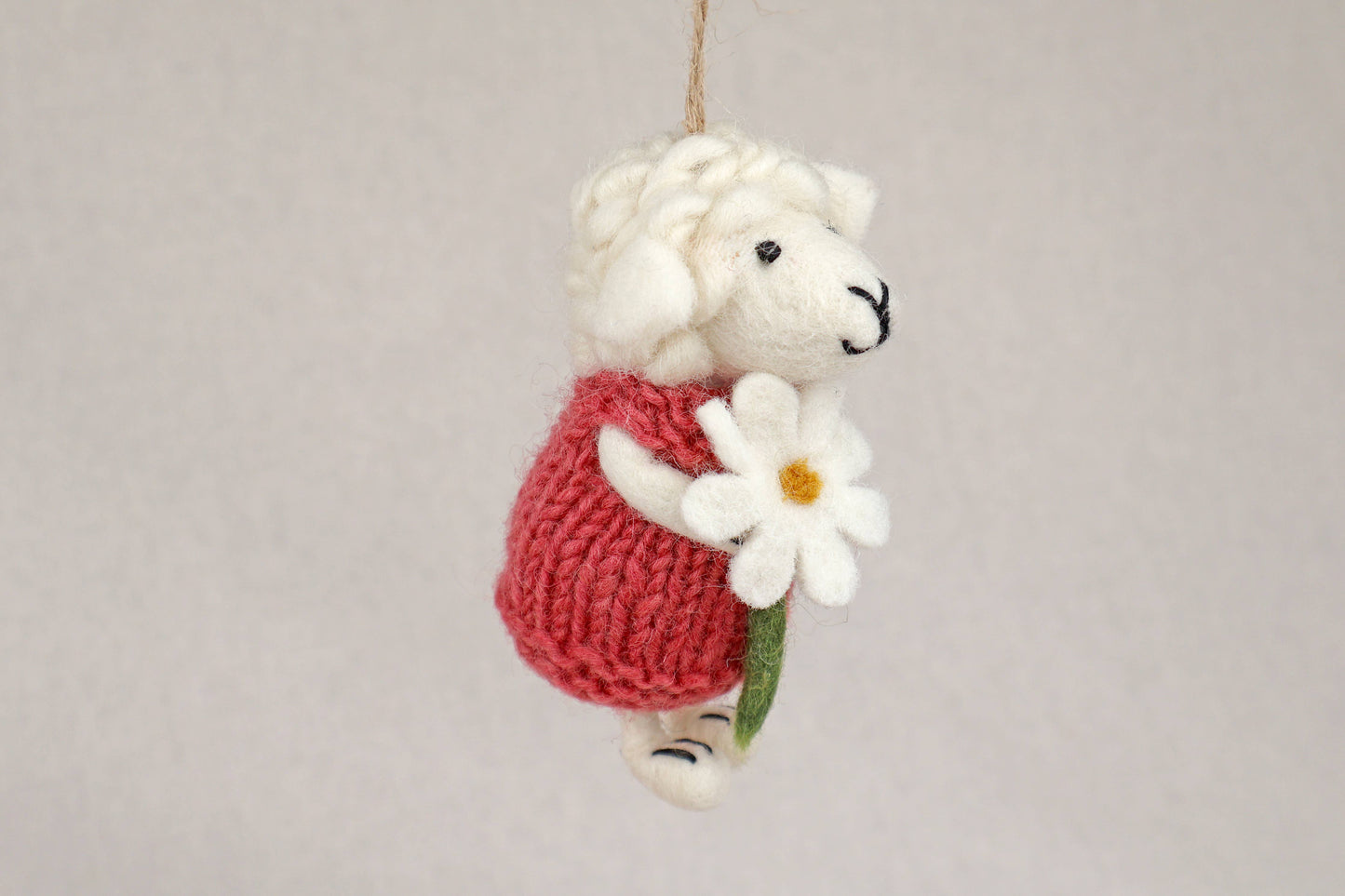 Filzanhänger - Schaf mit Blume