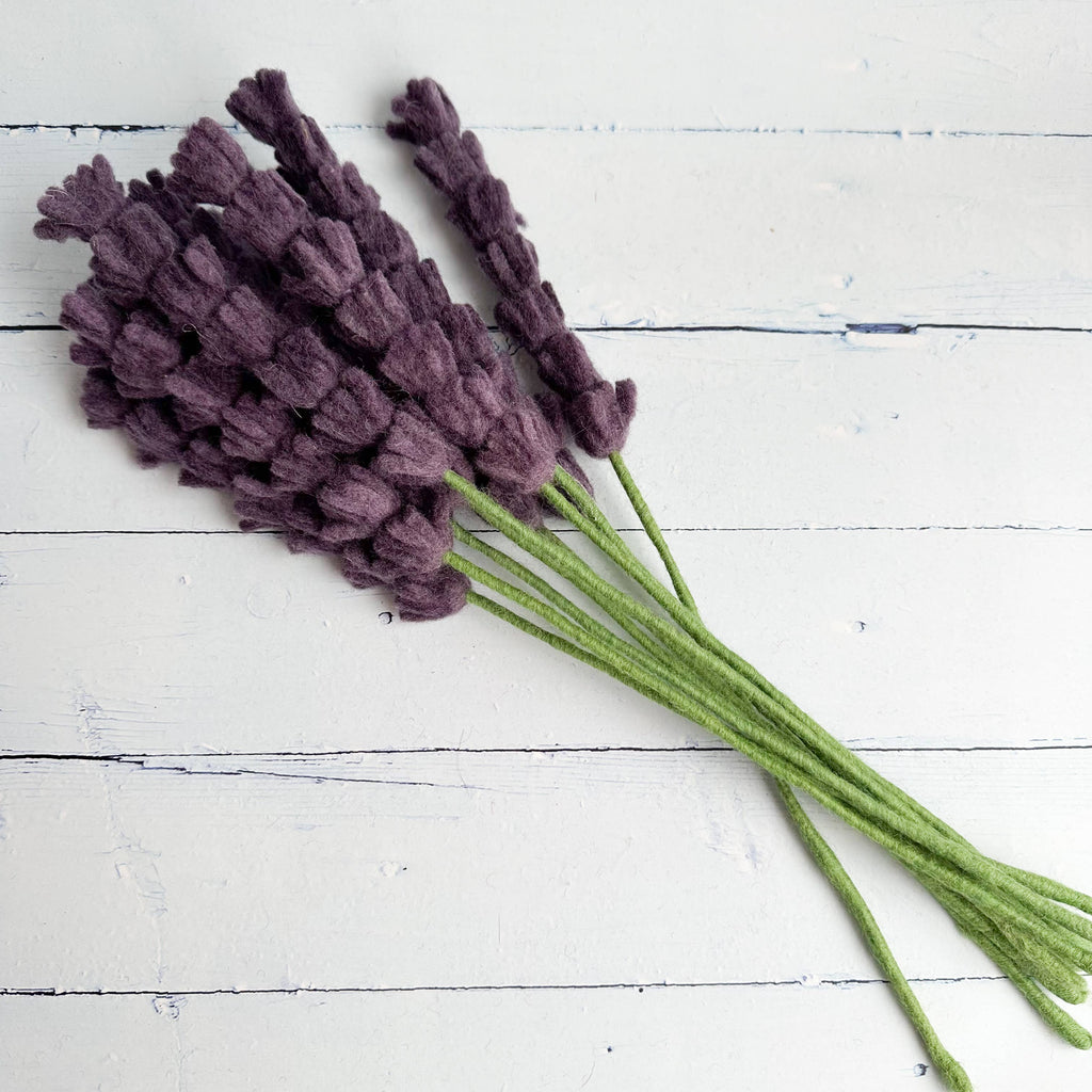 Lavendelstiel dunkelviolett aus Filz von Sewing Seeds Play