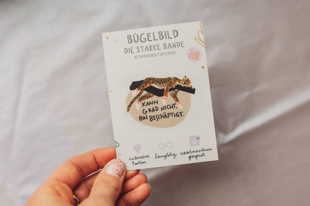 Mini-Bügelbild Leopard „Kann grad nicht. Bin beschäftigt.“ von Liesels Wicht auf A7-Kärtchen