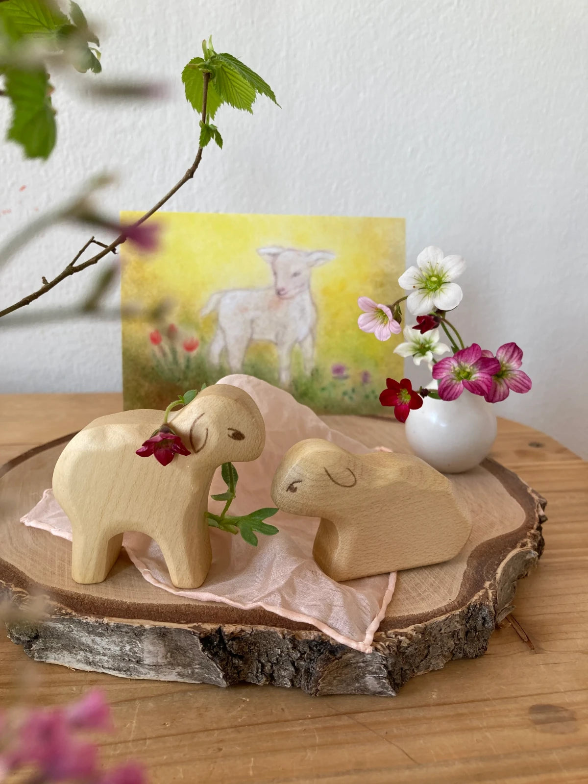 Postkarte Lämmchen von Andrea Reiß: Lämmchen auf einer Frühlingswiese, Ansicht 2