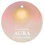 Geschenkanhänger „Your beautiful aura feels like sunshine“ von Anna Cosma, Vorderseite