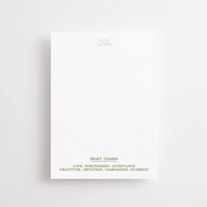 Postkarte Follow the love, always – Herzchakra von Anna Cosma A6, Rückseite mit den Themen des Chakras