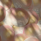 Vinyl-Sticker „Your beautiful aura feels like sunshine“ von Anna Cosma, mehrere Sticker im Sonnenlicht
