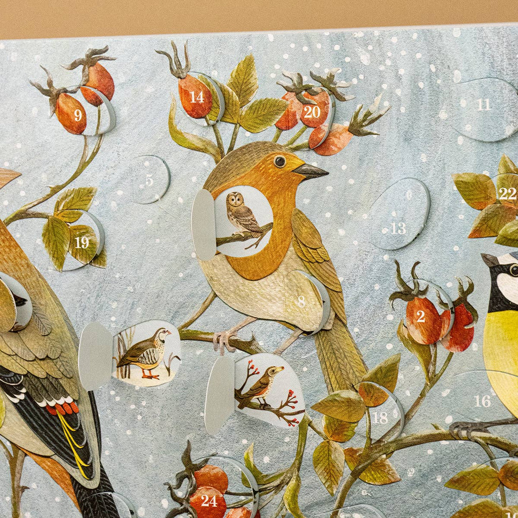 Adventskalender-Karte Winterhecke von Alice Melvin, Detail mit Türchen