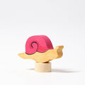 Grimm's Steckfigur rosa Schnecke, die Schnecke mit rosa Häuschen ist aus Lindenholz und von Hand bemalt