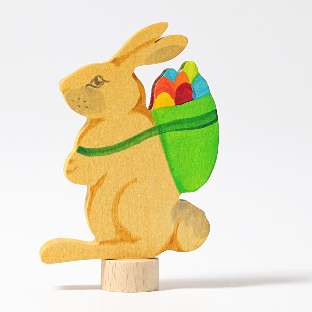 Grimm's Steckfigur Hase mit Korb auf dem Festtagsring, Foto