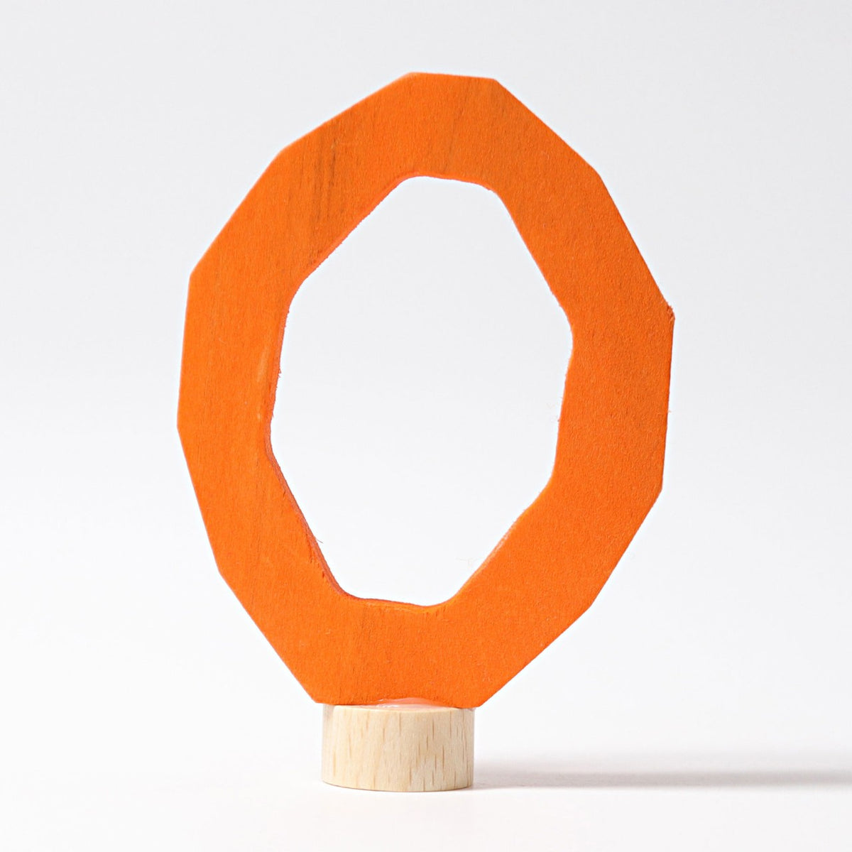 Grimm's Zahlenstecker Anthroposophische 0, die 0 ist aus Lindenholz und orange lasiert