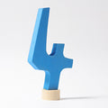 Grimm's Zahlenstecker Anthroposophische 4, die 4 ist aus Lindenholz und hellblau lasiert