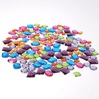 Grimm's 140 Riesen-Glitzersteine, die 140 Glitzersteine sind aus buntem Acryl mit einer Spiegelfläche auf der Unterseite