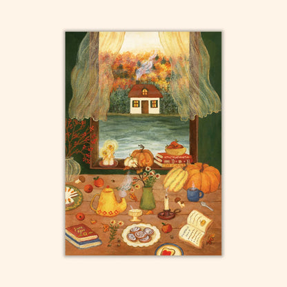 Postkarte Häuschen am Ufer von Asia Spettel A6: ein Tisch am Fenster mit Kürbissen, Tee, Kerze und Buch, draußen ein See und ein Haus zwischen Herbstbäumen