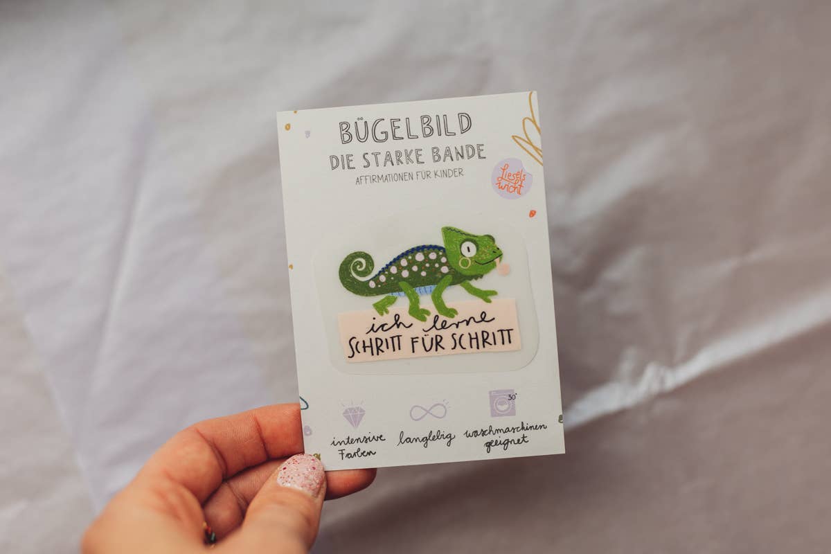 Mini-Bügelbild Chamäleon „Ich lerne Schritt für Schritt.“ von Liesels Wicht auf A7-Kärtchen