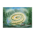 Postkarte Adventsgärtlein von Baukje Exler A6, Spirale aus Tannenzweigen mit Kerzen im Wald, am Rand stehen Kinder