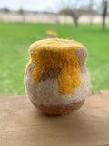 Honigtopf aus Filz von Sewing Seeds Play