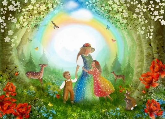 Postkarte Regenbogenwiese von Bijdehansje A6, Gestalt im Regenbogenkleid mit Kind und Rehen auf einer Mohnwiese unter einem Regenbogen