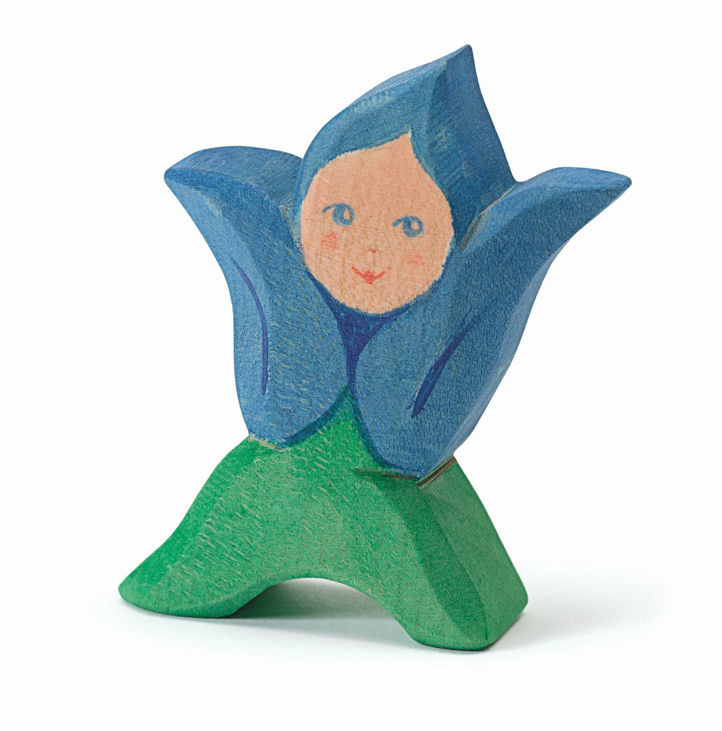 Ostheimer Blumenkind Enzian, Holzfigur in Tiefblau und Grün