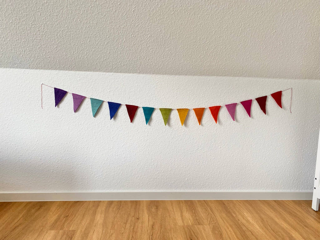 Wimpelkette Regenbogen aus Filz von Nacha Interior, 190 cm