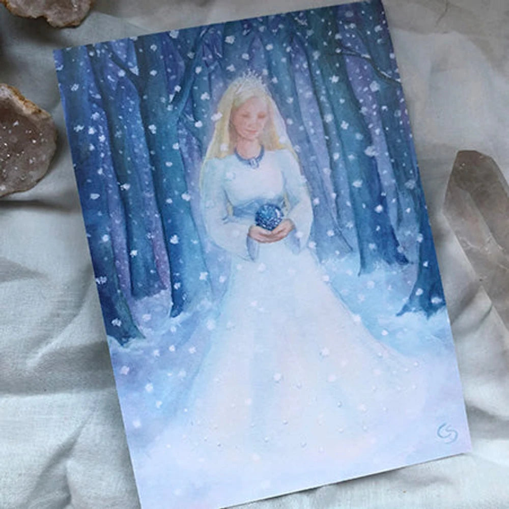 Postkarte Königin Winter von Corinna Schwerdtfeger A6 schräg fotografiert, Stimmungsbild