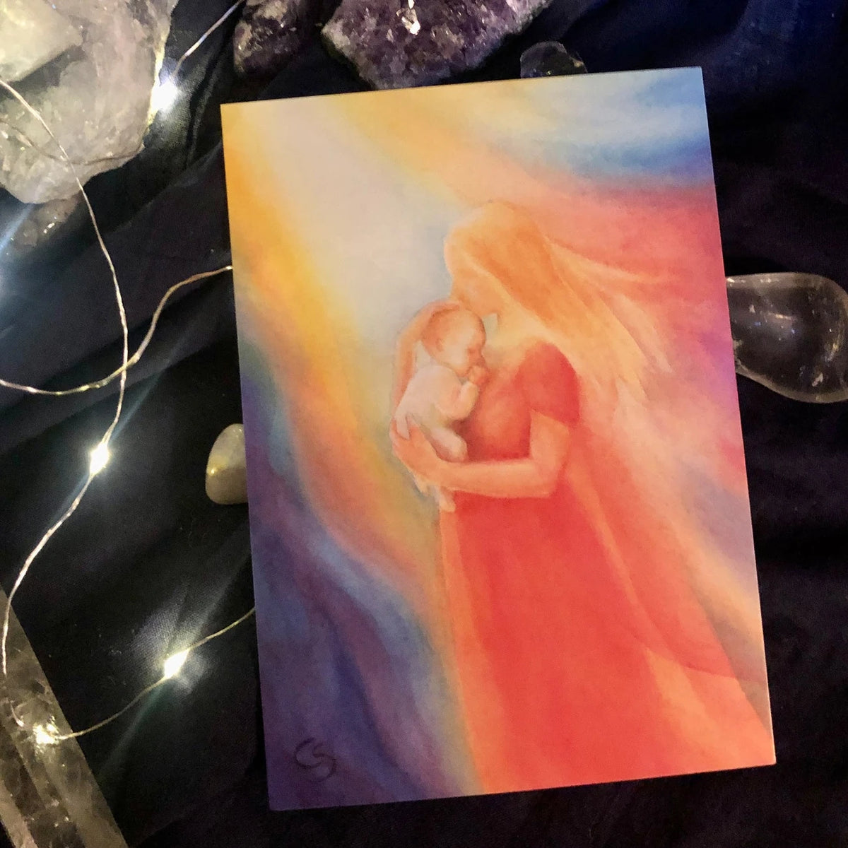 Postkarte Mutter und Kind von Corinna Schwerdtfeger A6 mit Lichterkette, Stimmungsbild