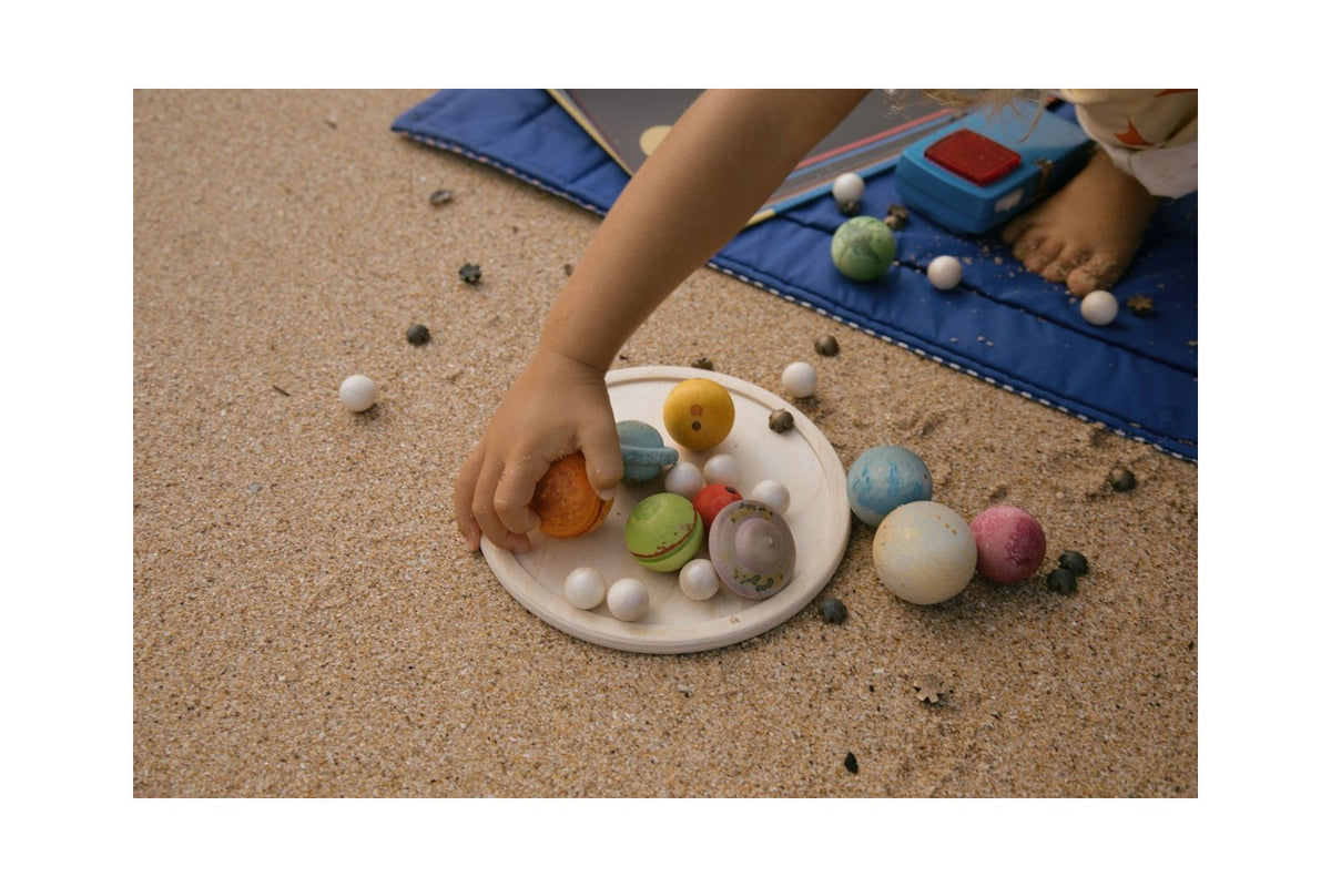 Grapat Dear Universe Planeten aus Holz
