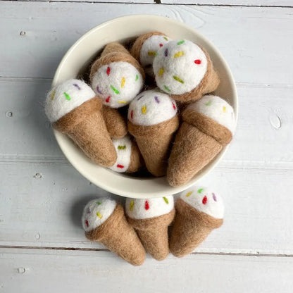Filz - Mini-Eistüte mit Regenbogenstreuseln
