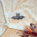 Bügelbild Fledermaus von doerrtoparadise, graue Fledermaus mit ausgebreiteten Flügeln