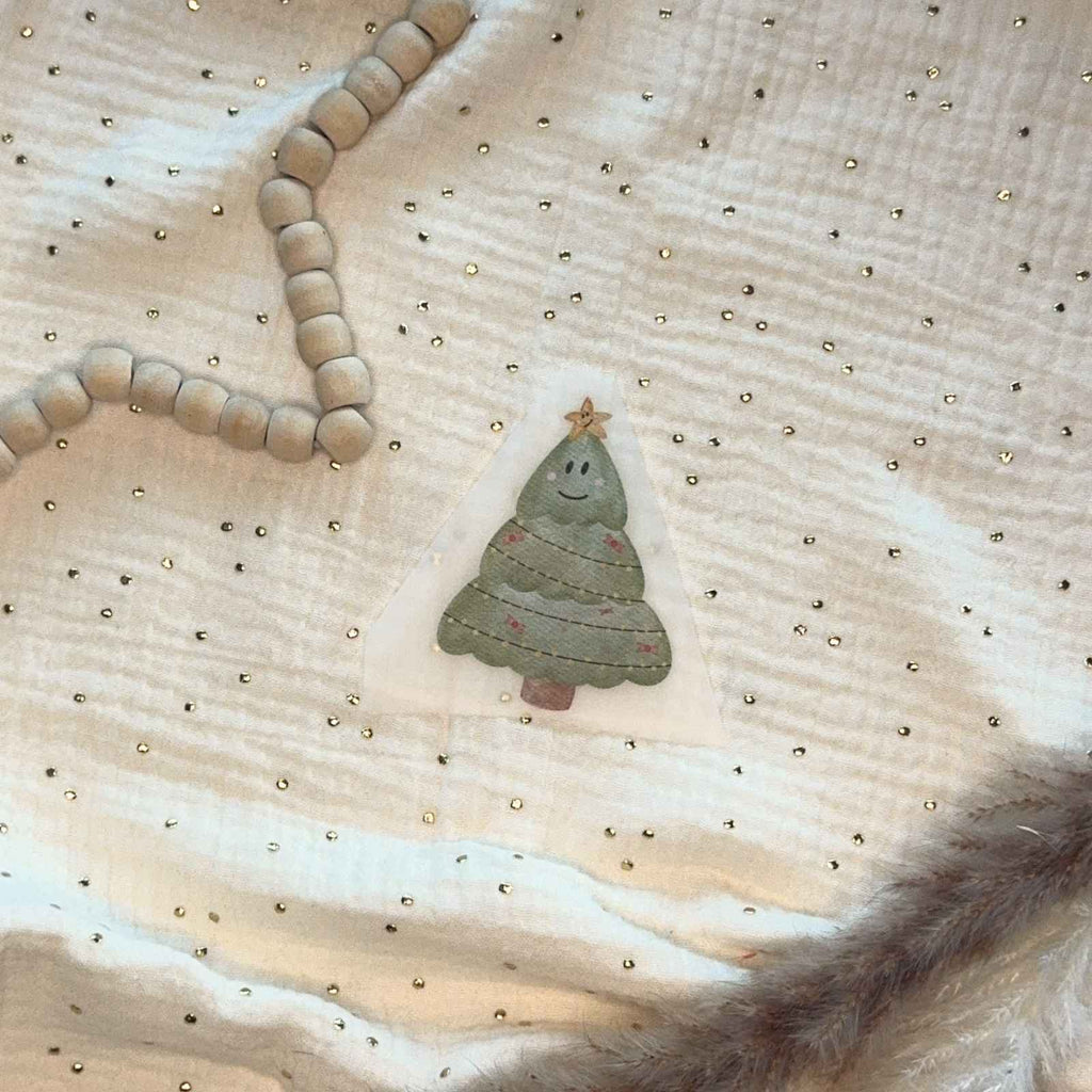 Bügelbild Tannenbaum von doerrtoparadise, kleine Tanne mit Stern und Gesicht