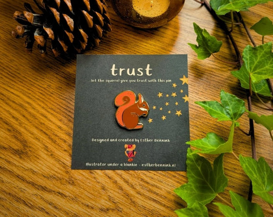 Anstecker Pin Eichhörnchen "Vertrauen"