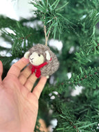 Filzanhänger Schaf mit Schal von Nacha Interior