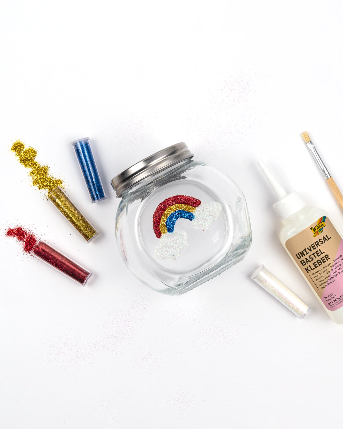 Basteln mit dem Glitter-Set von folia, Regenbogen aus Pailletten und Glitter