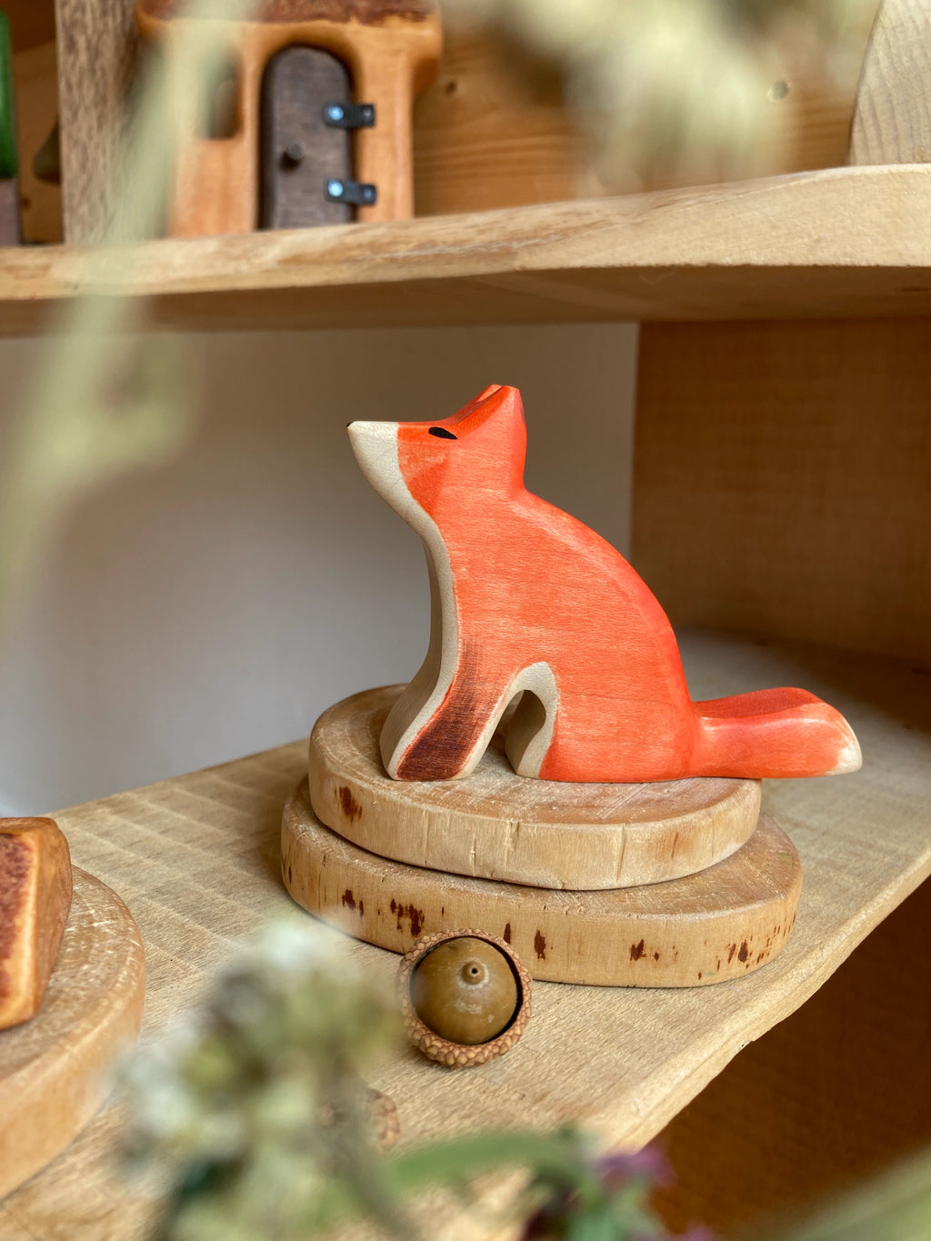 Holzfigur Fuchs sitzend von HolzWald, Foto