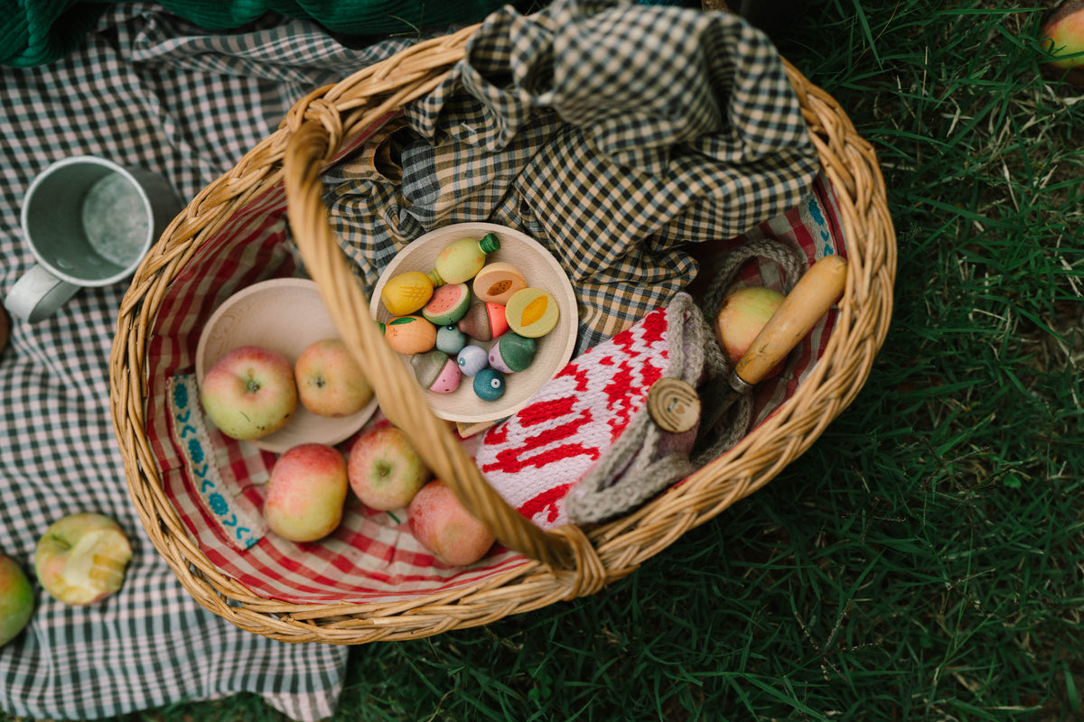 Grapat Fruits Obst aus Holz, Spielszene mit den Holzfrüchten