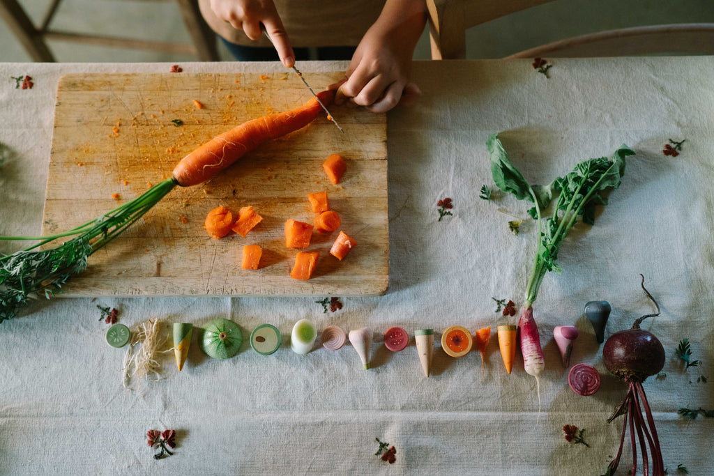 Grapat Veggies Gemüse aus Holz, weitere Spielszene mit dem Holzgemüse