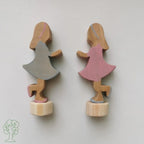 Stecker Mädchen pink von Hamer & Zaag, Mädchen pink und blau nebeneinander