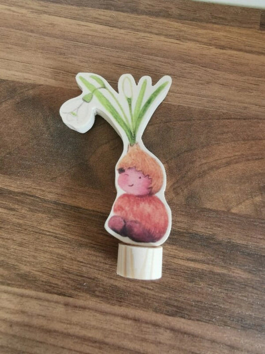 Stecker - Wichtel mit Schneeglöckchen