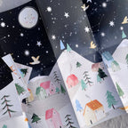Adventskalender Kleine Gesten im Advent von Hannahs Firlefanz, Poster Sternenhimmel mit Mond und Häusern im Schnee